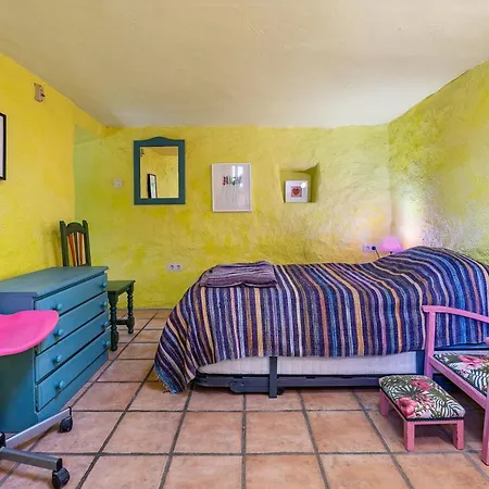 El Nido With Pool Apartment